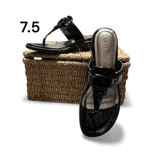 NEW UNISA Sandals NWT Size 7 1/2M NEW Black Patent Man Made NEW